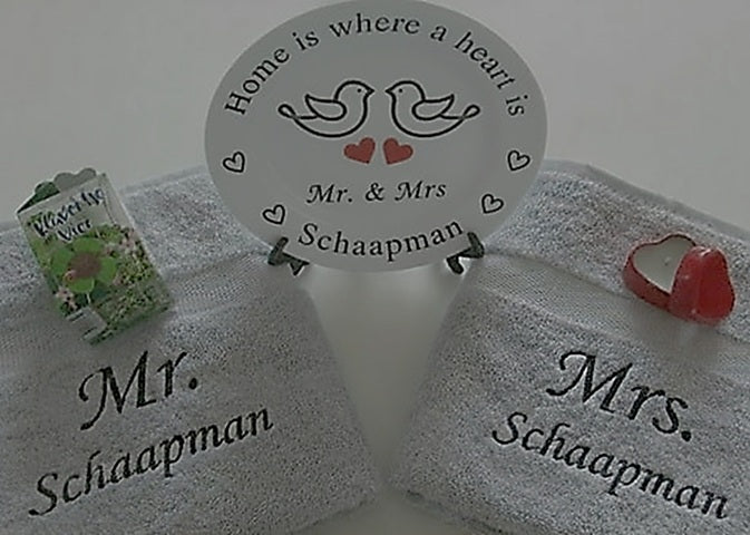 Mr en Mrs huwelijkscadeau met naam.