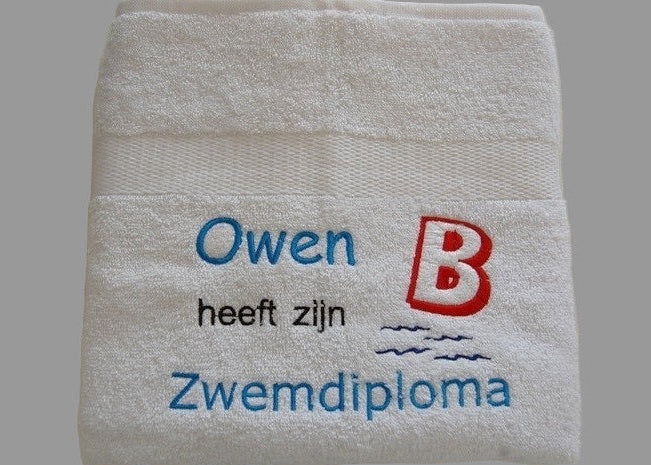 Zwemdiploma handdoek met naam afzwemmen cadeau tip