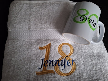 18 jaar cadeau met naam en leeftijd - Gepersonaliseerd Cadeau - In-house Geborduurd