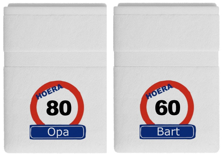 Handdoek met naam en leeftijd in Verkeersbord - Gepersonaliseerd Cadeau - In-house Geborduurd