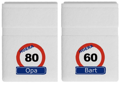 Handdoek met naam en leeftijd in Verkeersbord - Gepersonaliseerd Cadeau - In-house Geborduurd