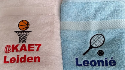 Basketbal handdoek met naam - Gepersonaliseerd Cadeau - In-house Geborduurd