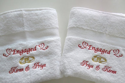 Verloofd Cadeau met Namen - Gepersonaliseerd Cadeau - In-house Geborduurd