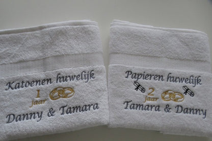 Papieren huwelijk cadeau | 2 jaar getrouwd - Gepersonaliseerd Cadeau - In-house Geborduurd