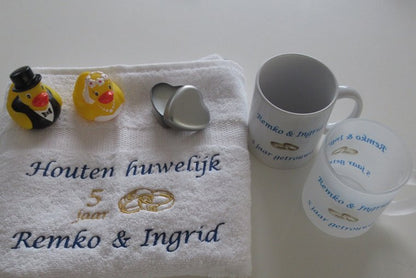 Houten huwelijk cadeau | 5 jaar getrouwd - Gepersonaliseerd Cadeau - In-house Geborduurd