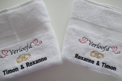 Verloofd Cadeau met Namen - Gepersonaliseerd Cadeau - In-house Geborduurd