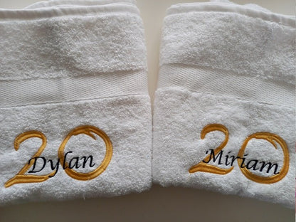 20 jaar cadeau met naam en leeftijd - Gepersonaliseerd Cadeau - In-house Geborduurd