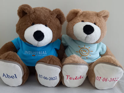 Knuffelbeer met Logo - Gepersonaliseerd Cadeau - In-house Geborduurd