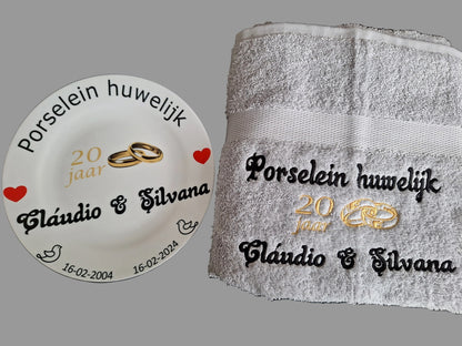 20 jaar Trouwdag cadeau Porselein huwelijk Rood - Gepersonaliseerd Cadeau - In-house Geborduurd