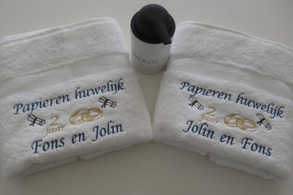 Papieren huwelijk cadeau | 2 jaar getrouwd - Gepersonaliseerd Cadeau - In-house Geborduurd