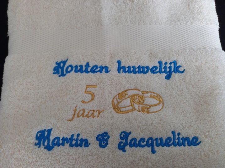 Houten huwelijk cadeau | 5 jaar getrouwd - Gepersonaliseerd Cadeau - In-house Geborduurd