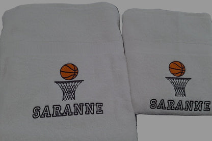 Basketbal handdoek met naam - Gepersonaliseerd Cadeau - In-house Geborduurd