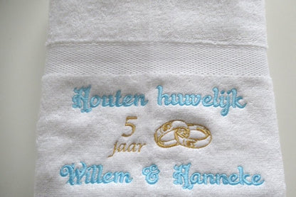 Houten huwelijk cadeau | 5 jaar getrouwd - Gepersonaliseerd Cadeau - In-house Geborduurd