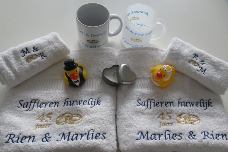 Saffieren huwelijk cadeau | 45 jaar getrouwd -