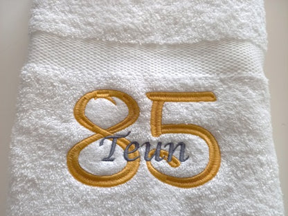 85 jaar cadeau met naam en leeftijd - Gepersonaliseerd Cadeau - Borduurkado