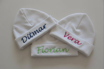 Babymuts maat 50-56 met naam  bestellen