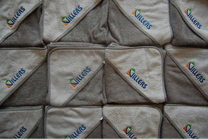 Badcape met logo - Gepersonaliseerd Cadeau - In-house Geborduurd