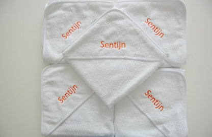 Badcape met logo - Gepersonaliseerd Cadeau - In-house Geborduurd