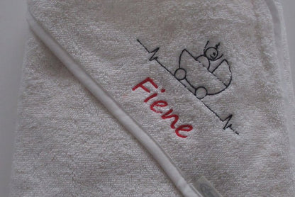 Badcape met eigen afbeelding of geboortekaartje - Gepersonaliseerd Cadeau - In-house Geborduurd
