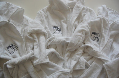 Badjas met naam en logo - Gepersonaliseerd Cadeau - In-house Geborduurd