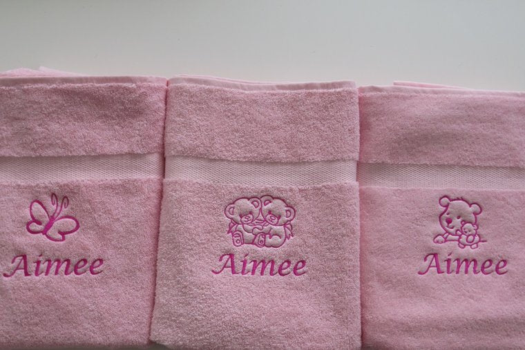 Badlaken met naam en afbeelding - Gepersonaliseerd Cadeau - Geborduurd