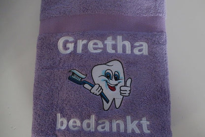 Badlaken of douchlaken met logo - Gepersonaliseerd Cadeau - In-house Geborduurd
