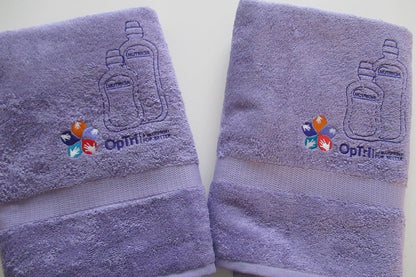 Badlaken of douchlaken met logo - Gepersonaliseerd Cadeau - In-house Geborduurd