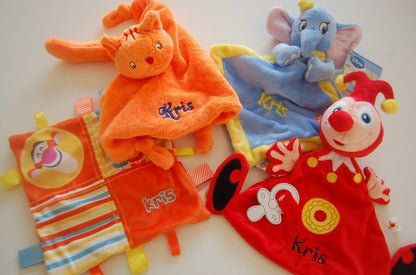 Dikkie Dik knuffeldoek met naam - Gepersonaliseerd Cadeau - In-house Geborduurd