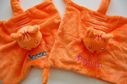 Dikkie Dik knuffeldoek met naam - Gepersonaliseerd Cadeau - In-house Geborduurd