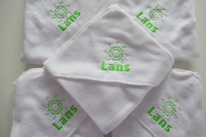Fleecedeken met logo - Gepersonaliseerd Cadeau - In-house Geborduurd