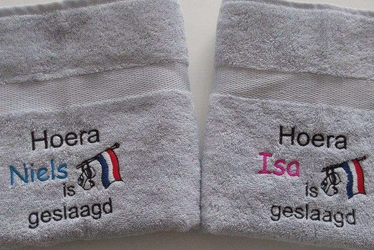 Geslaagd cadeau met naam - Gepersonaliseerd Cadeau - In-house Geborduurd