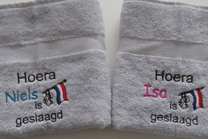 Geslaagd cadeau met naam - Gepersonaliseerd Cadeau - In-house Geborduurd
