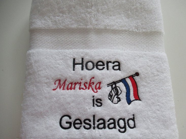 Geslaagd cadeau met naam - Gepersonaliseerd Cadeau - In-house Geborduurd