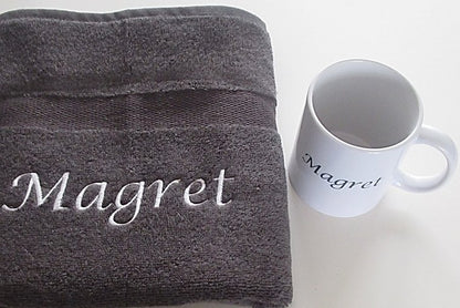 Handdoek met Naam Geborduurd – Luxe Kwaliteit - Gepersonaliseerd Cadeau - In-house Geborduurd