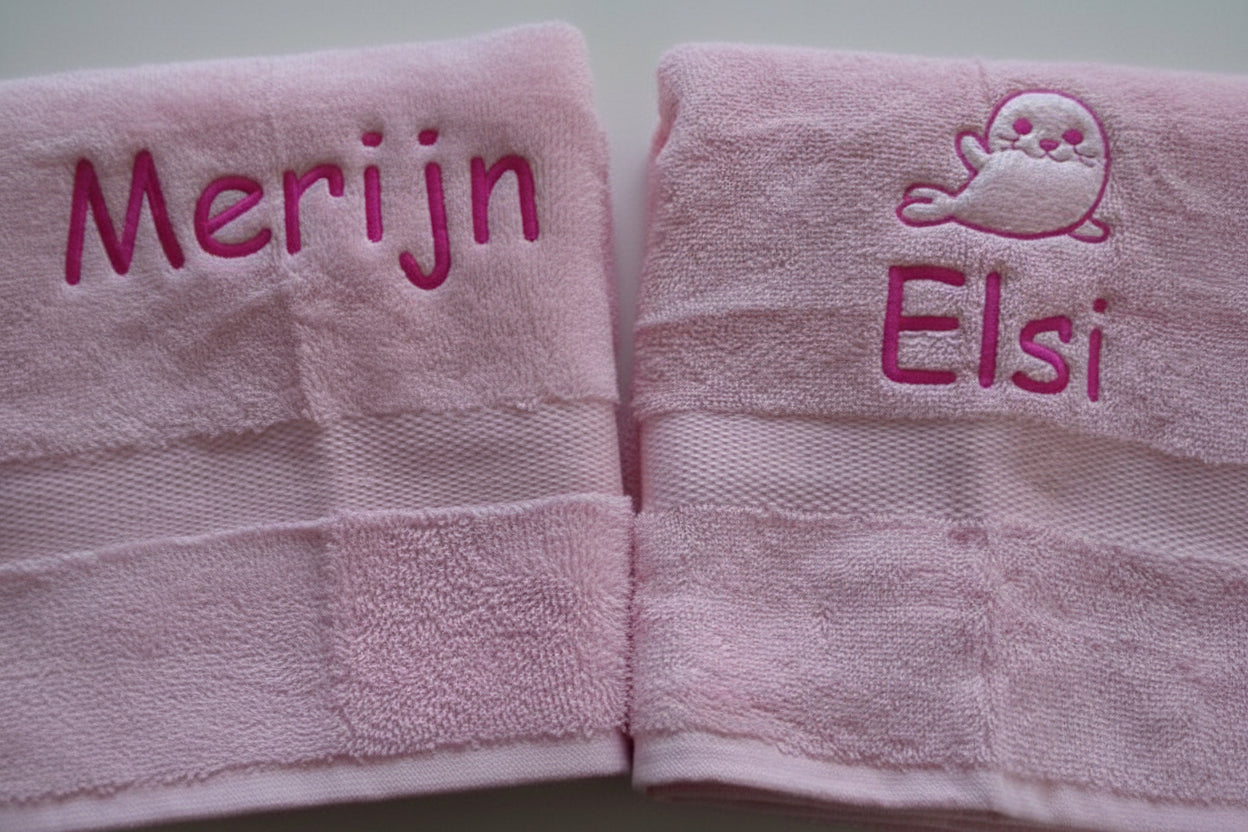 Handdoek borduren met naam en afbeelding | Borduurkado.nl