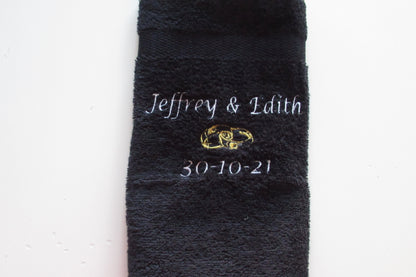 Gastendoek met namen en trouwdatum - Gepersonaliseerd Cadeau - In-house Geborduurd