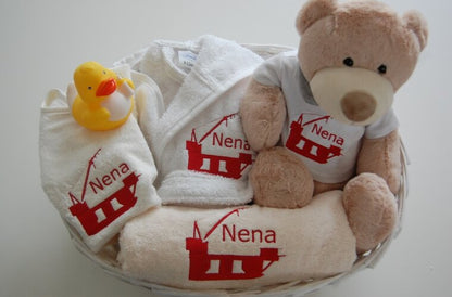 Geboortebeer met Logo - Gepersonaliseerd Cadeau - In-house Geborduurd