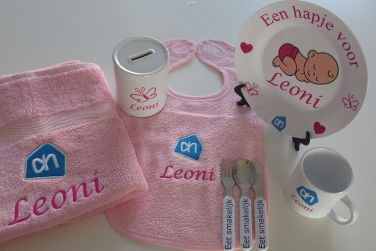 Kraammand met logo - Uniek cadeau - Borduurkado