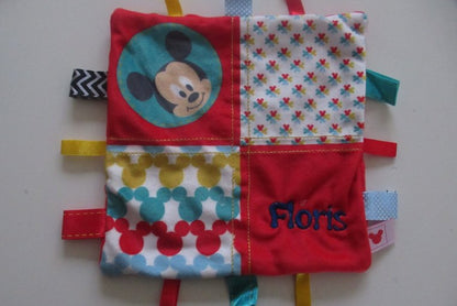 Disney Labeldoekje met Naam - Gepersonaliseerd Cadeau - In-house Geborduurd