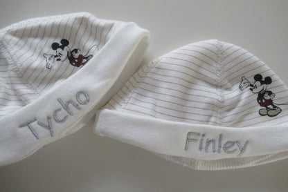 Babymuts Mickey Mouse met Naam - Gepersonaliseerd Cadeau - In-house Geborduurd