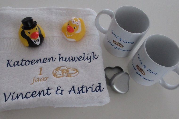 Zoek je een mooi katoenen huwelijk geschenk, kijk dan zeker hier!