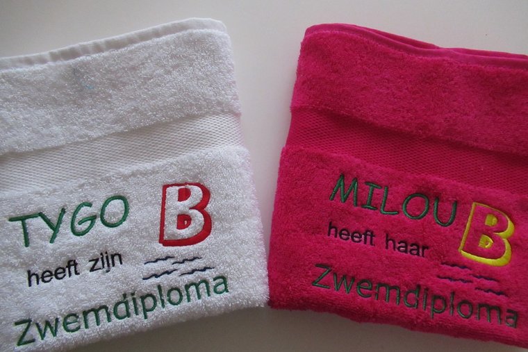Ontwerp je eigen zwemdiplomacadeau| Borduurkado.nl
