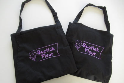 Schort met logo Keukenschort, BBQ schort, en Wijnschortjes - Gepersonaliseerd Cadeau - In-house Geborduurd