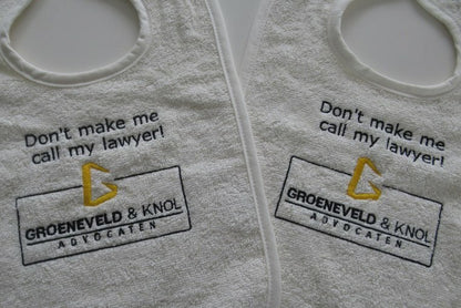 Slabber met logo - Gepersonaliseerd Cadeau - In-house Geborduurd