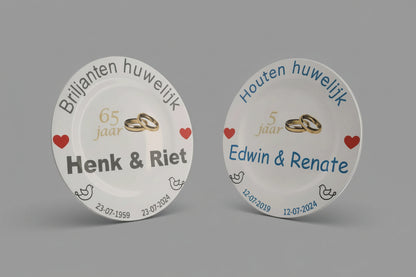 Ontwerp een speciaal trouwdag cadeau met namen, trouwdatum en jubileum datum