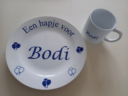 Kinderbordje met Naam en Afbeelding - Gepersonaliseerd Cadeau - In-house Geborduurd