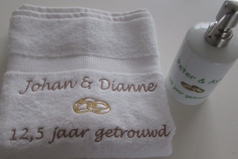 Witte handdoek 12.5 jaar getrouwd