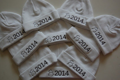 Babymuts met logo - Gepersonaliseerd Cadeau - In-house Geborduurd