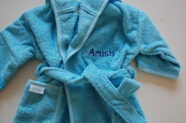 Baby Badjas blauw | maat 0-12 maand | Geborduurd met Naam op voorkant