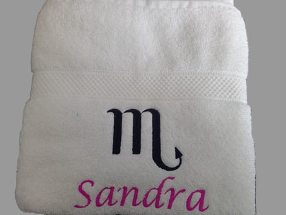 Handdoek met sterrenbeeld en naam - Gepersonaliseerd Cadeau - In-house Geborduurd